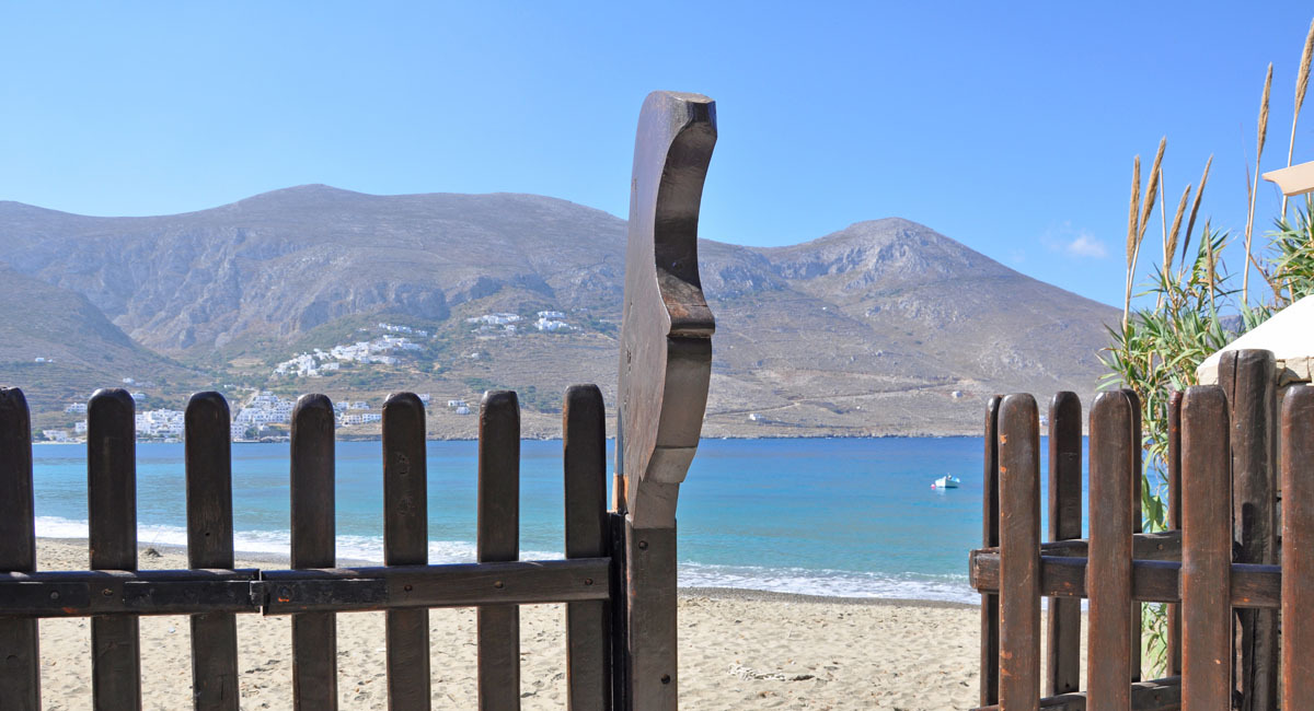 Levrossos beach apartments