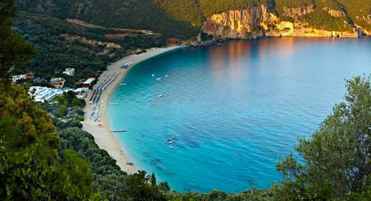 Lichnos Beach Hotel And Suites