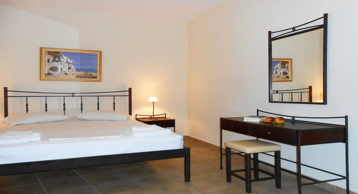 Livanios Studios Milos