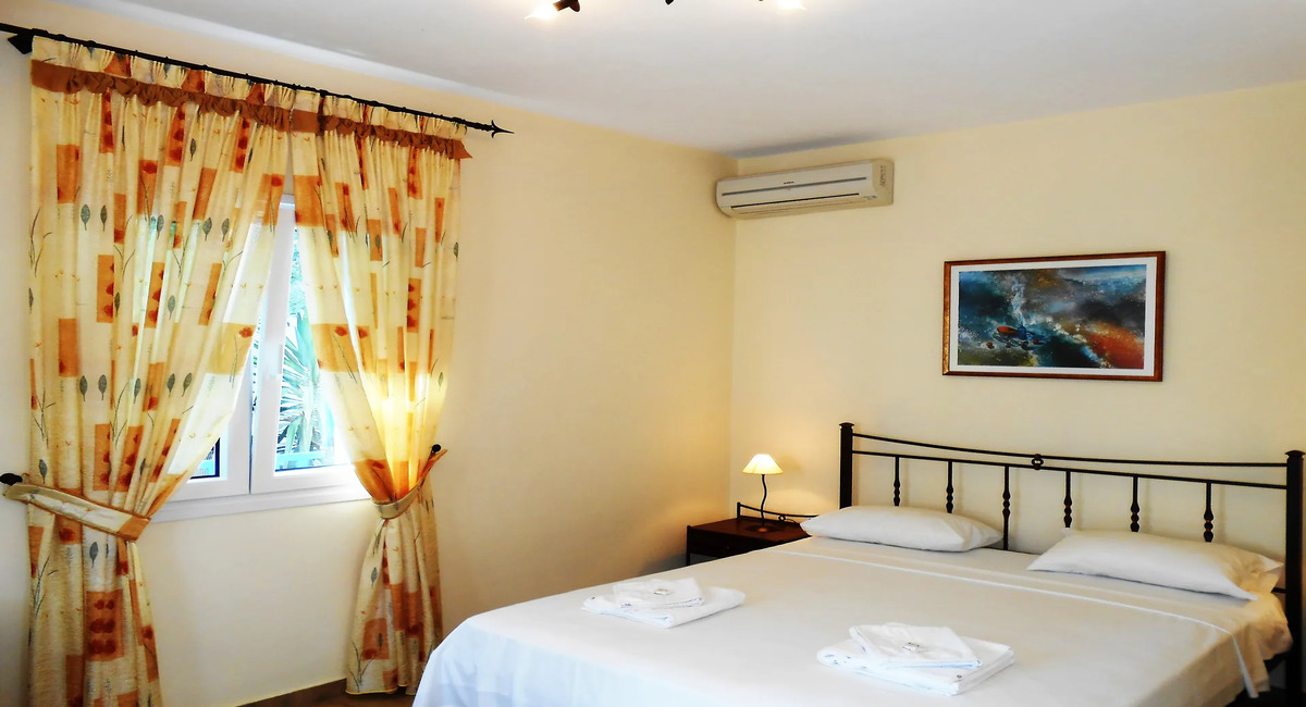 Livanios Studios Milos