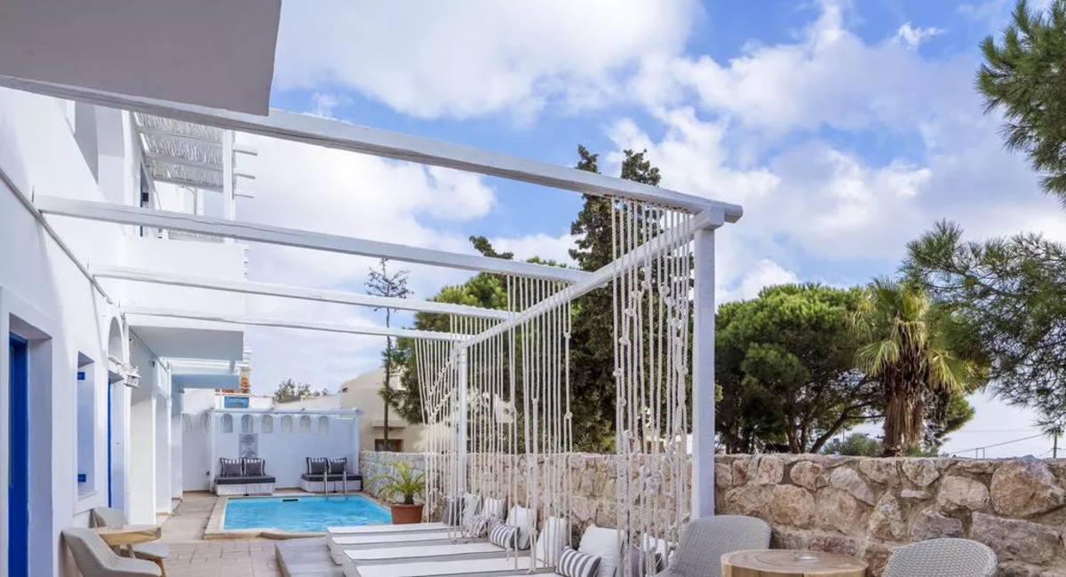 Loizos Stylish Residences