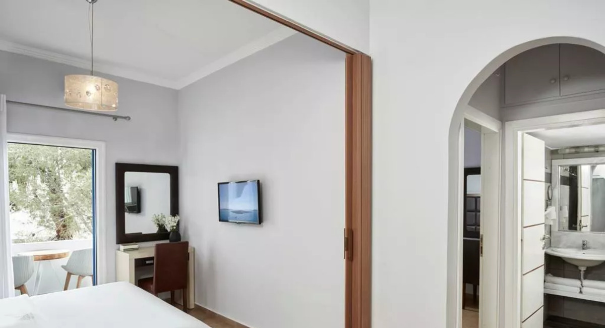 Loizos Stylish Residences