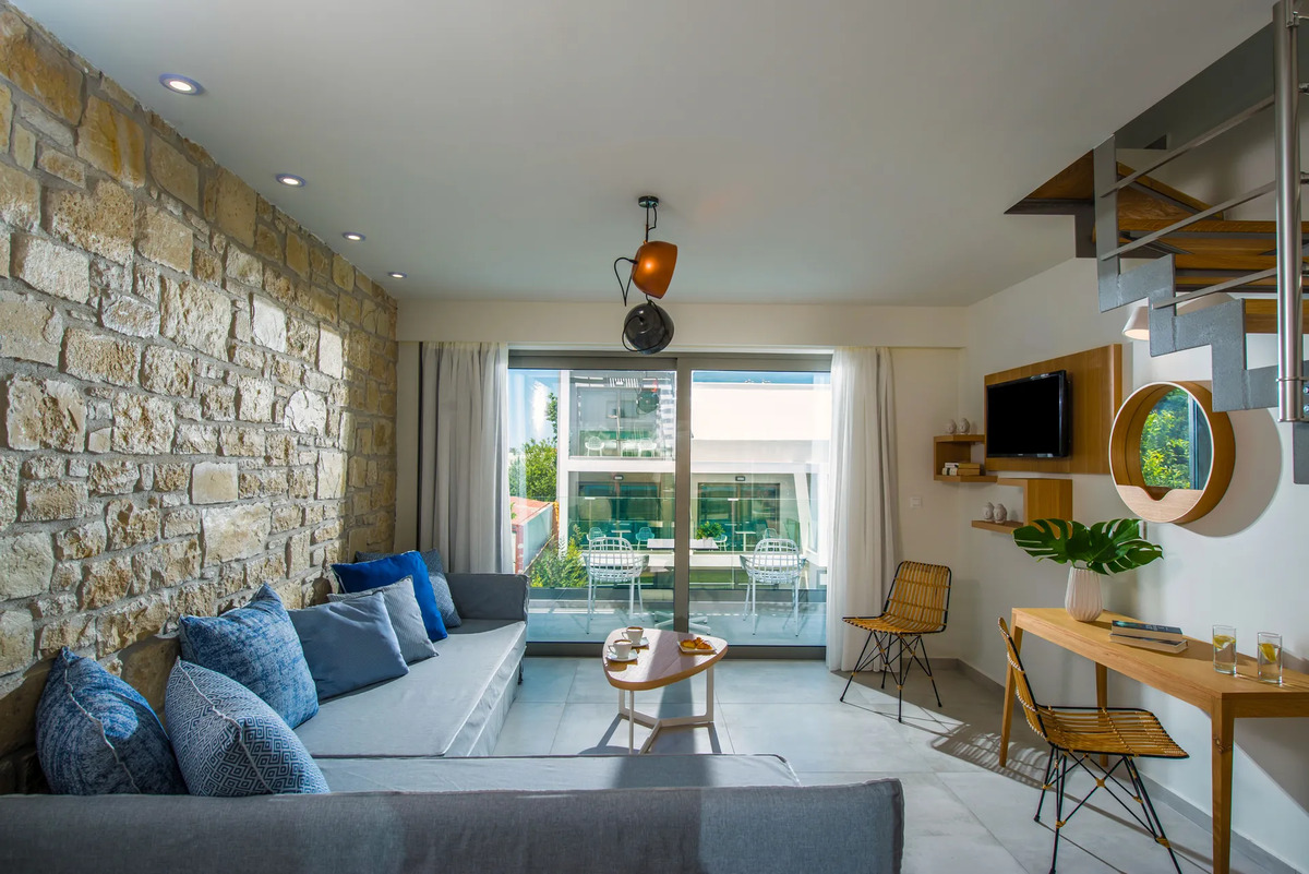 Mary Hotel Apts & Suites