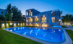 Mary Hotel Apts & Suites