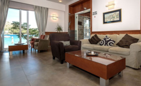 Minoa Hotel (incl. auto)