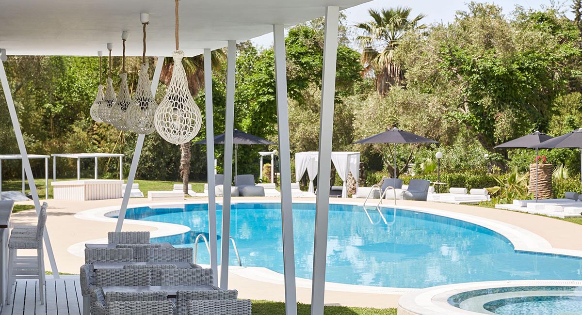 Mr & Mrs White Corfu