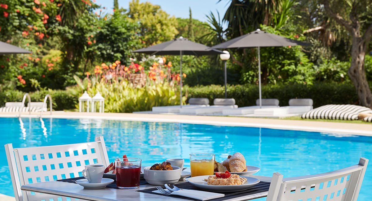 Mr & Mrs White Corfu