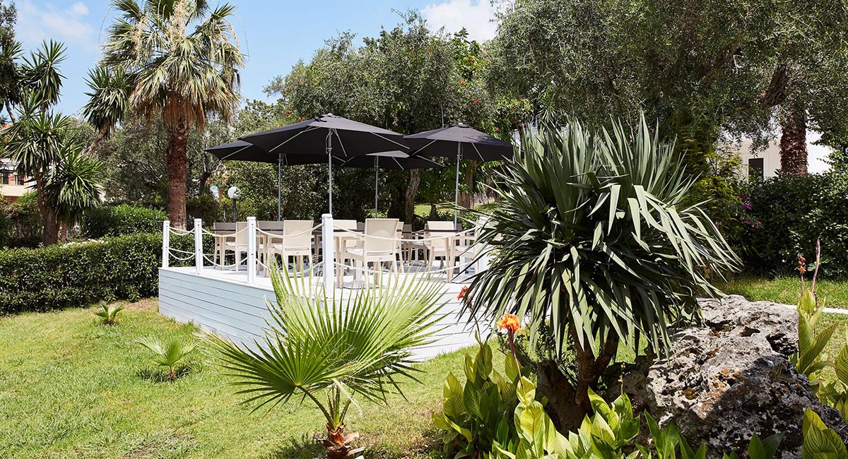 Mr & Mrs White Corfu