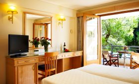 Negroponte Resort (incl. auto)