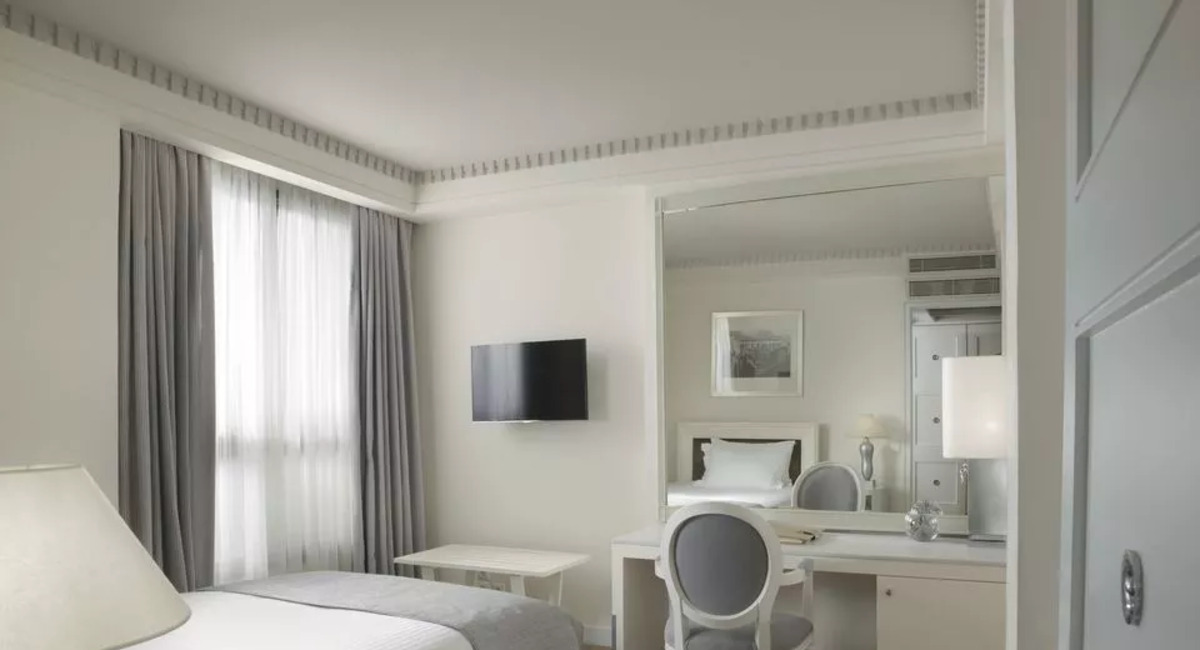 NJV Athens Plaza Hotel