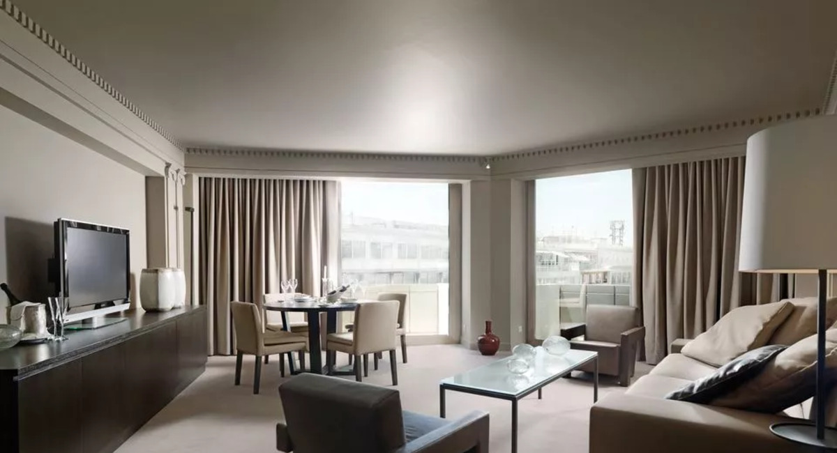 NJV Athens Plaza Hotel