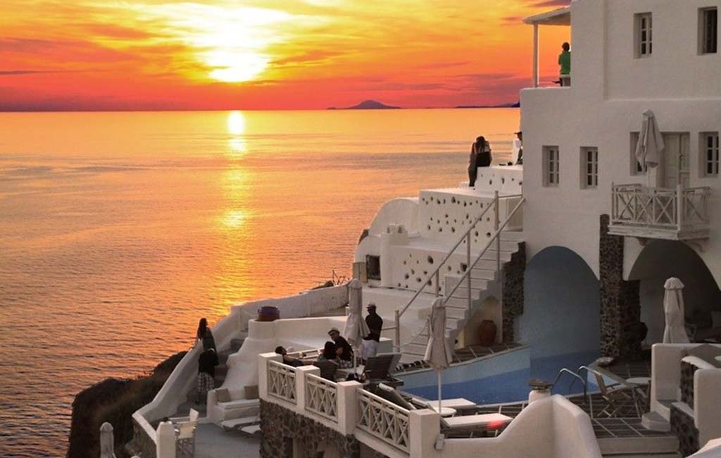 Oia Mare Villas Santorini