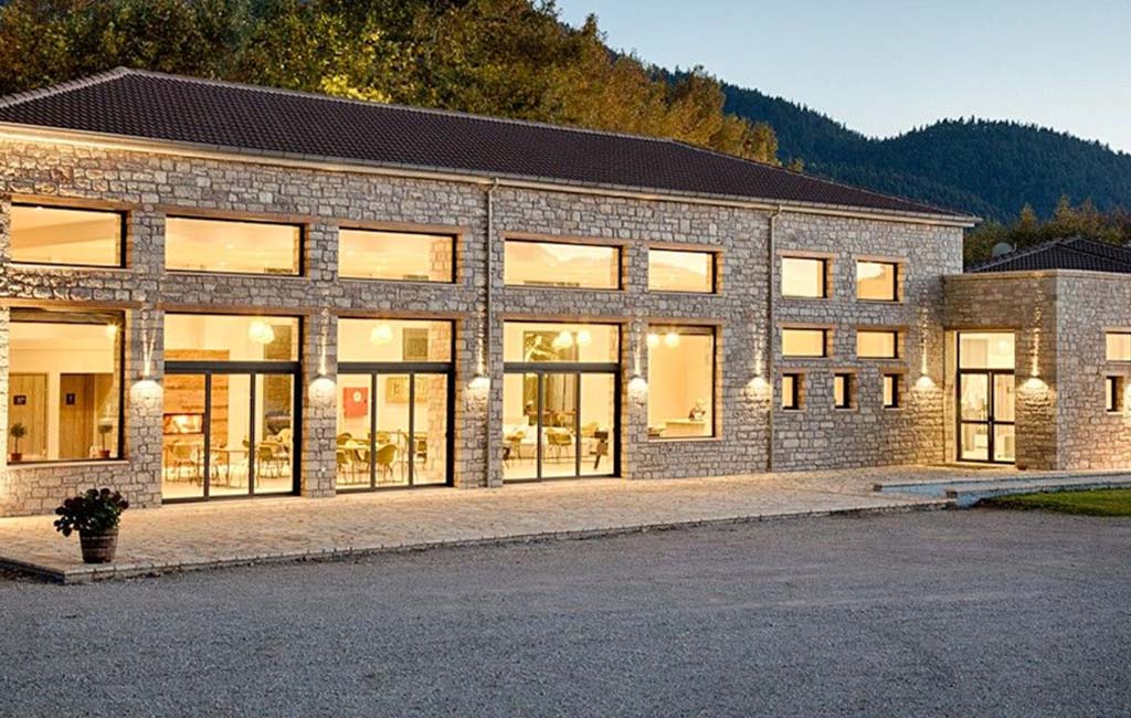 Oniropetra Karpenissi