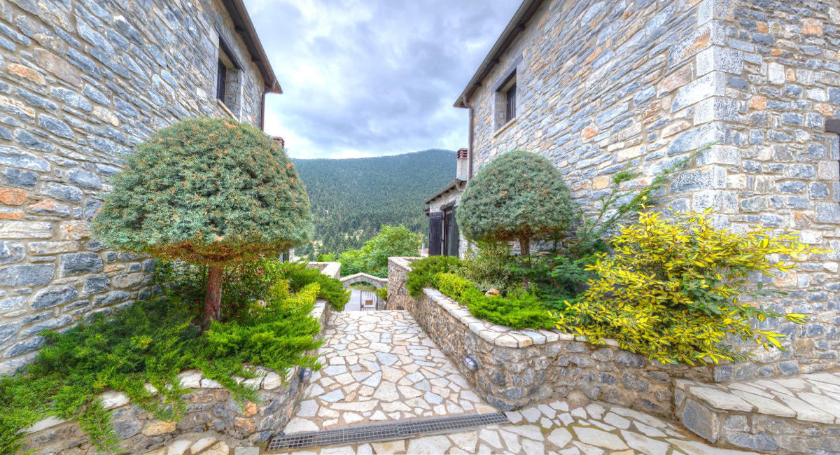 Ostra Menalon Luxury Suites