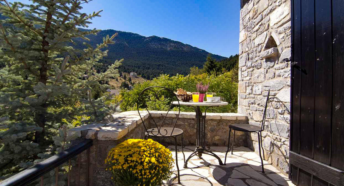 Ostra Menalon Luxury Suites