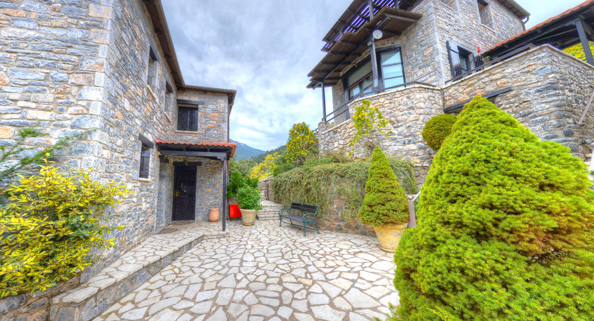 Ostra Menalon Luxury Suites