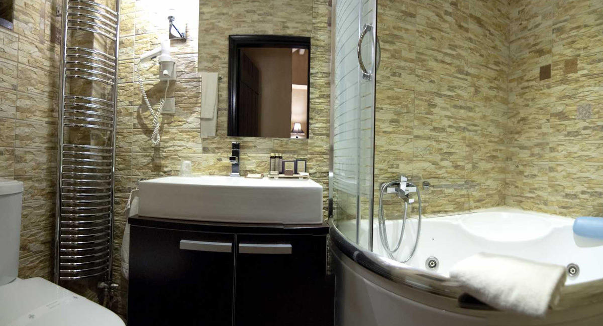 Ostra Menalon Luxury Suites