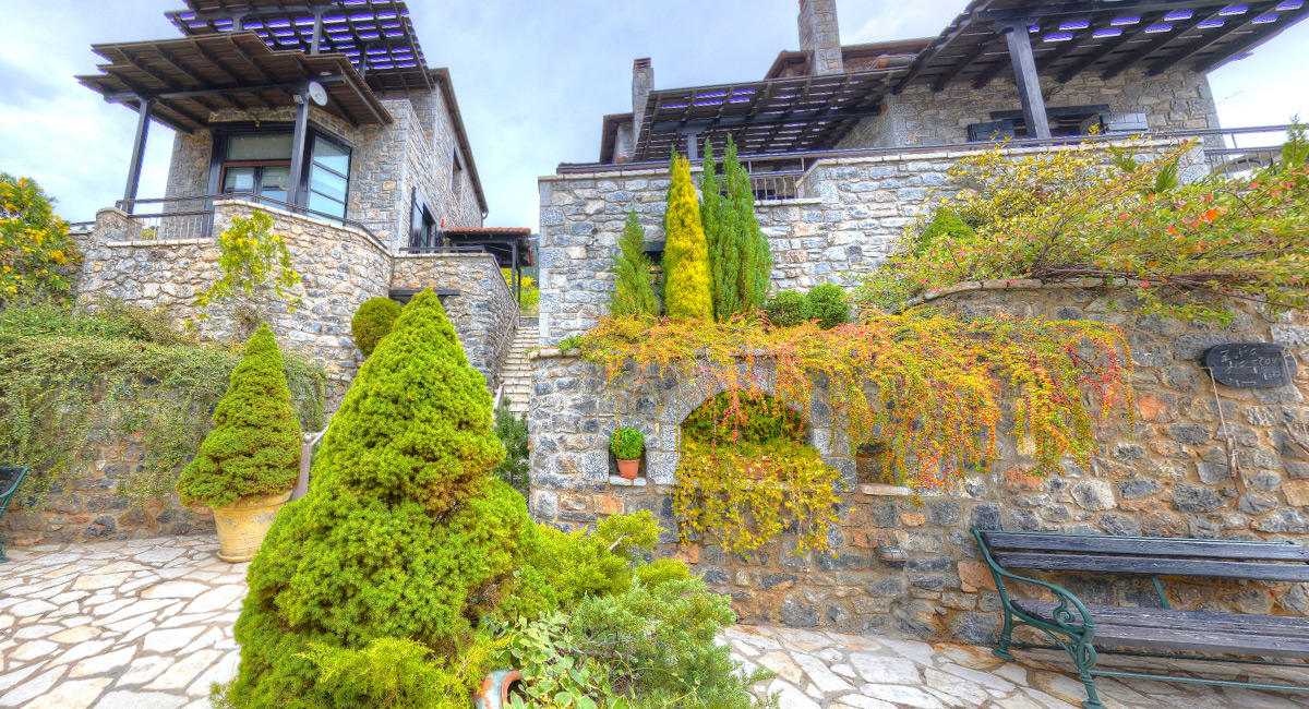 Ostra Menalon Luxury Suites