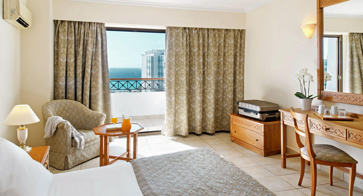 Petit Palais Beach Hotel