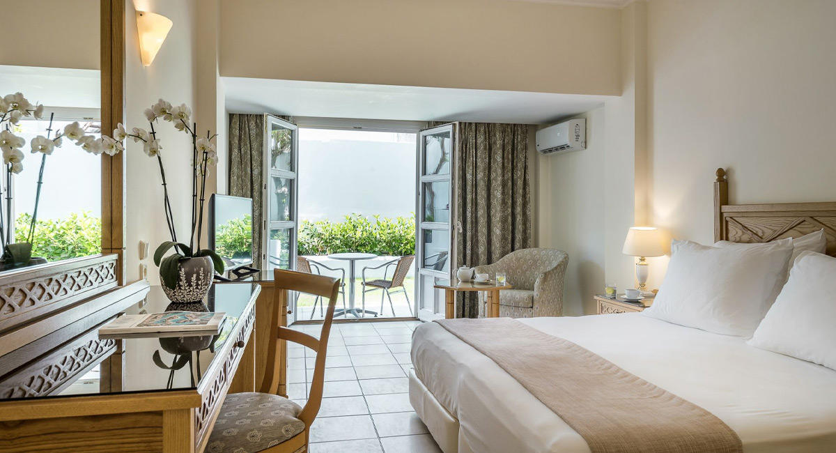 Petit Palais Beach Hotel