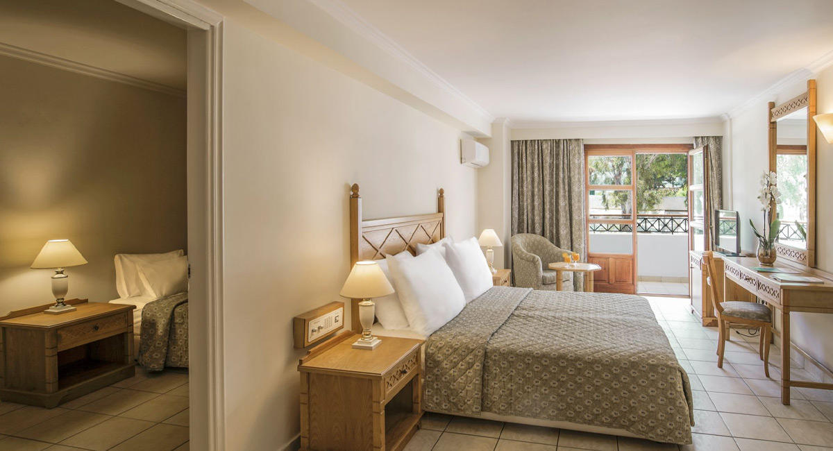 Petit Palais Beach Hotel