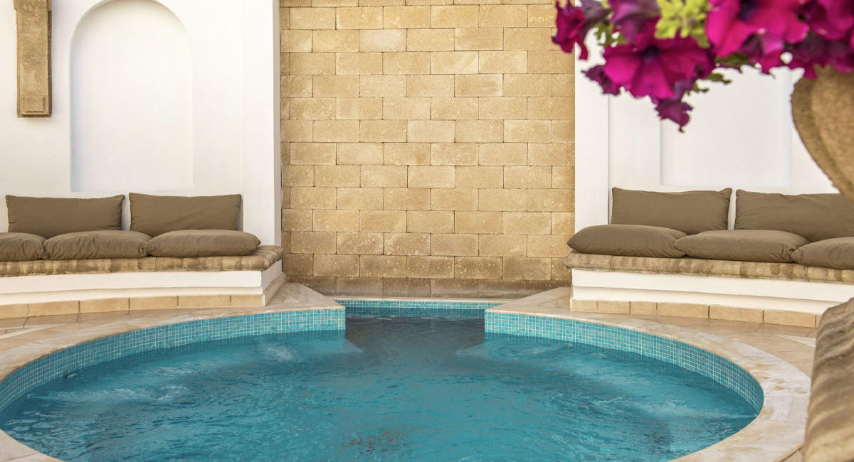 Petit Palais Beach Hotel