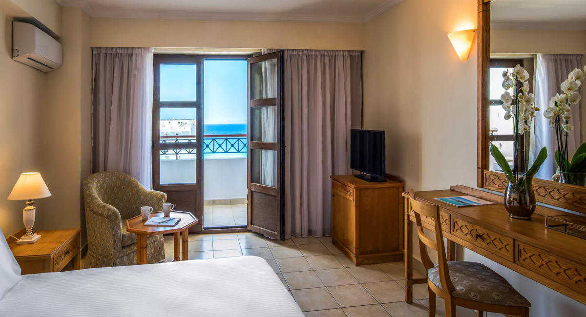 Petit Palais Beach Hotel