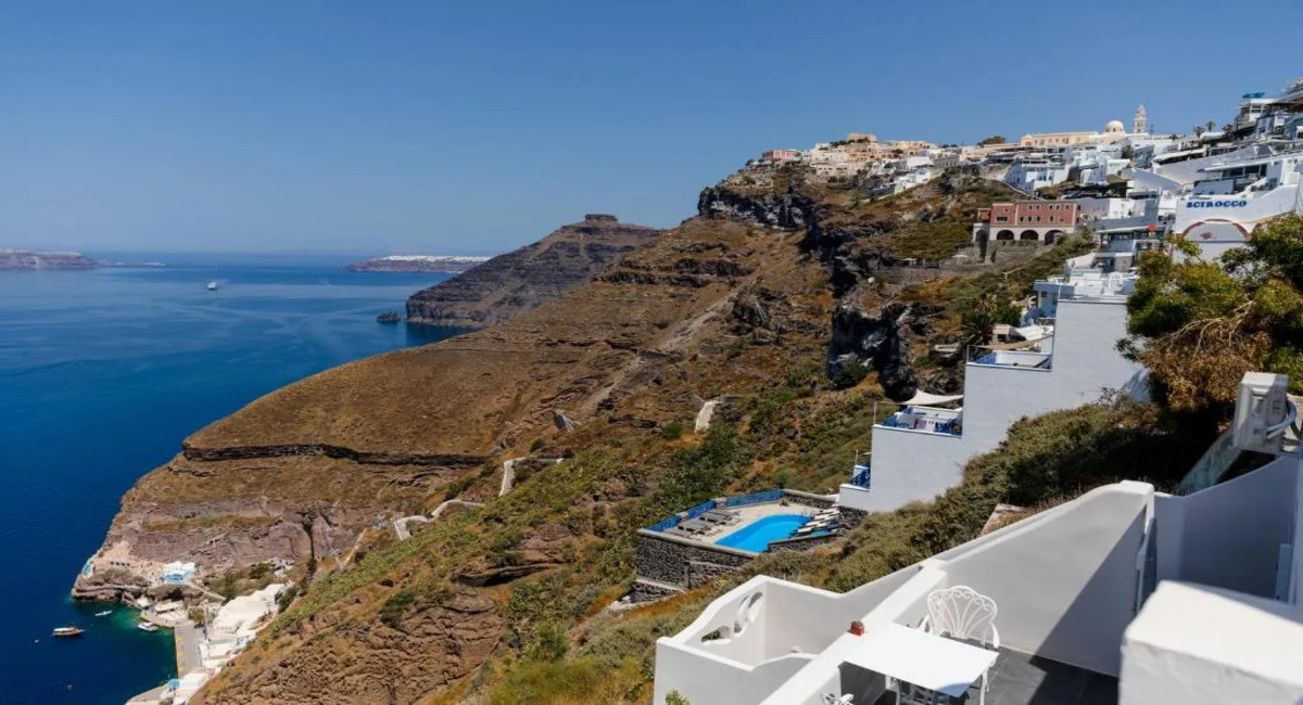 Porto Fira Suites