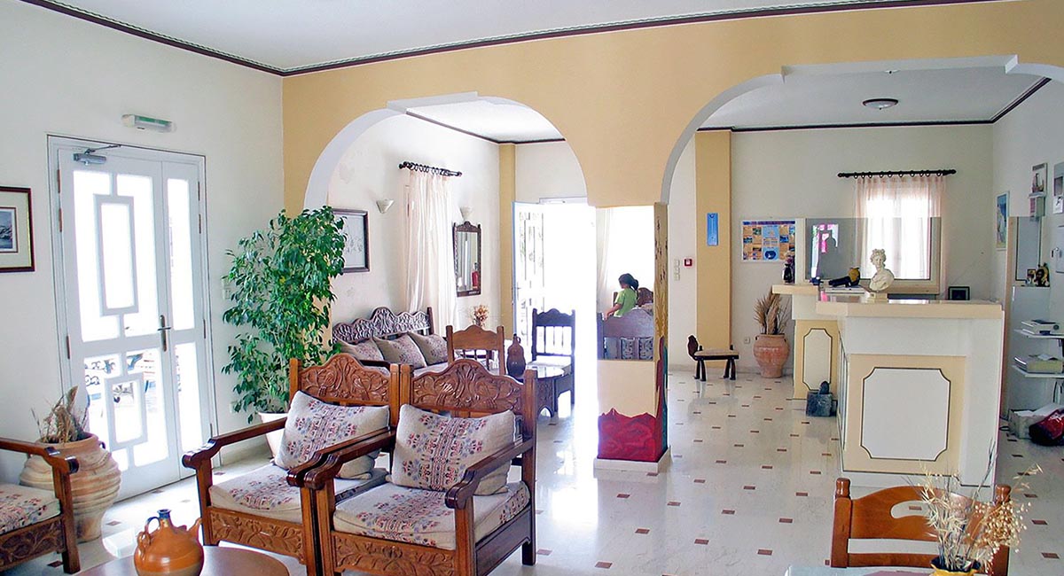 Sellada apartments Kamari