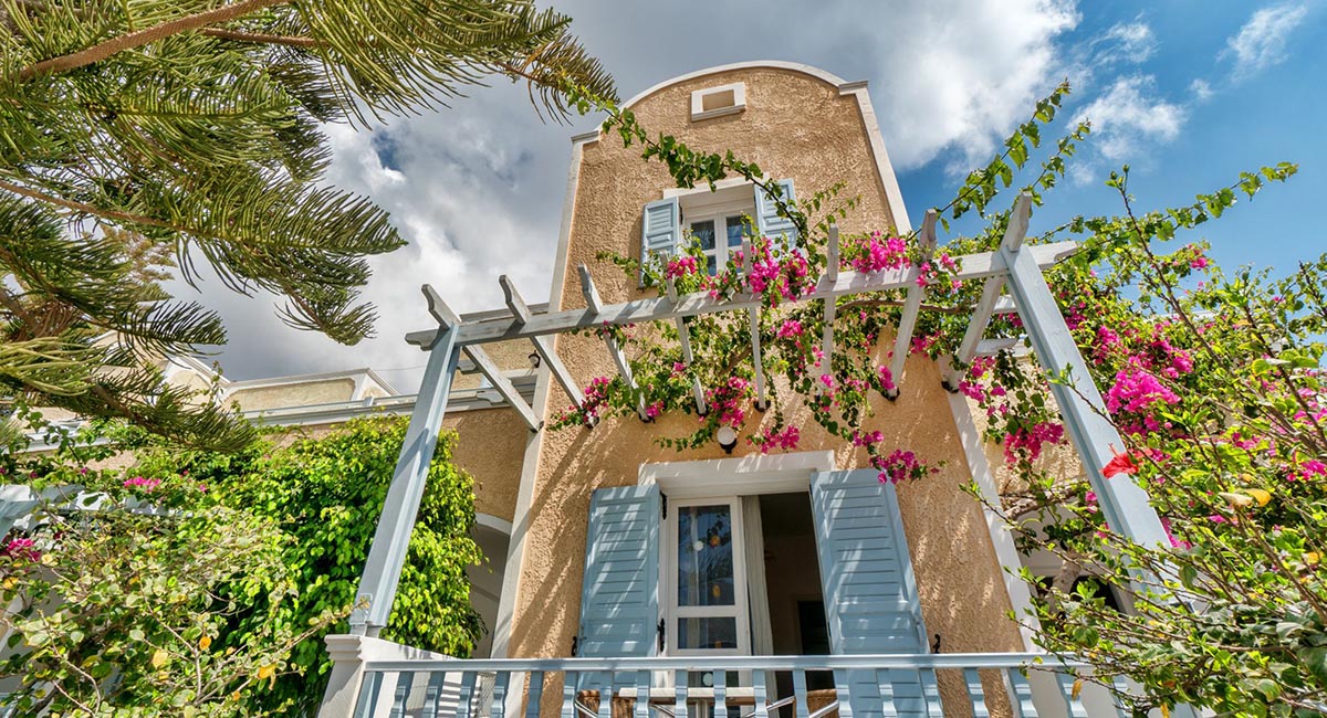 Sellada apartments Kamari