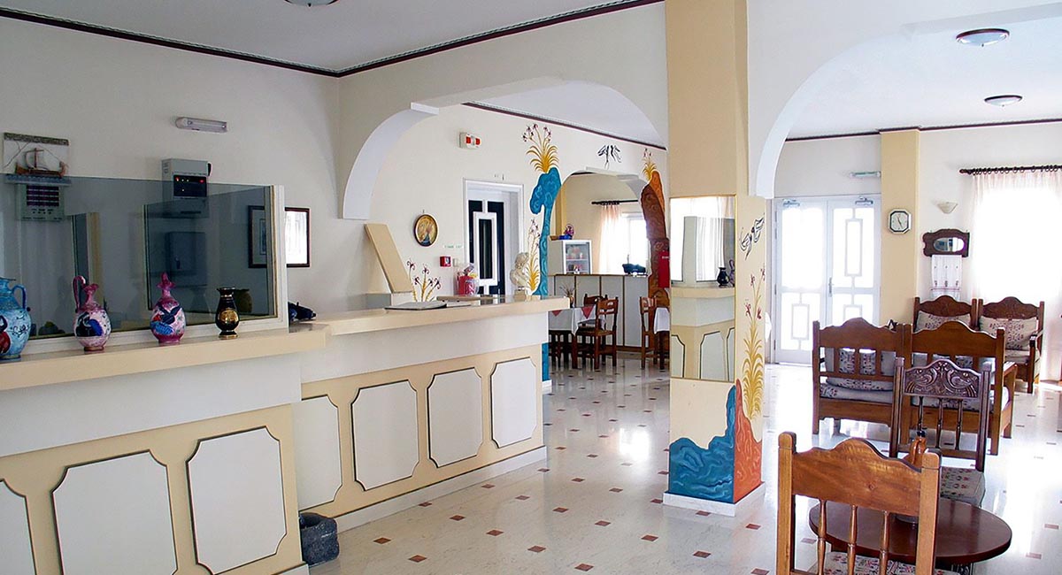 Sellada apartments Kamari