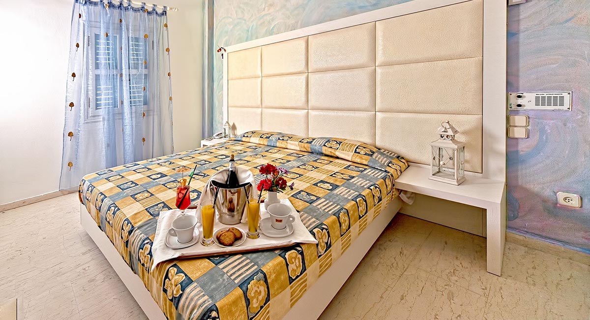 Sellada apartments Kamari