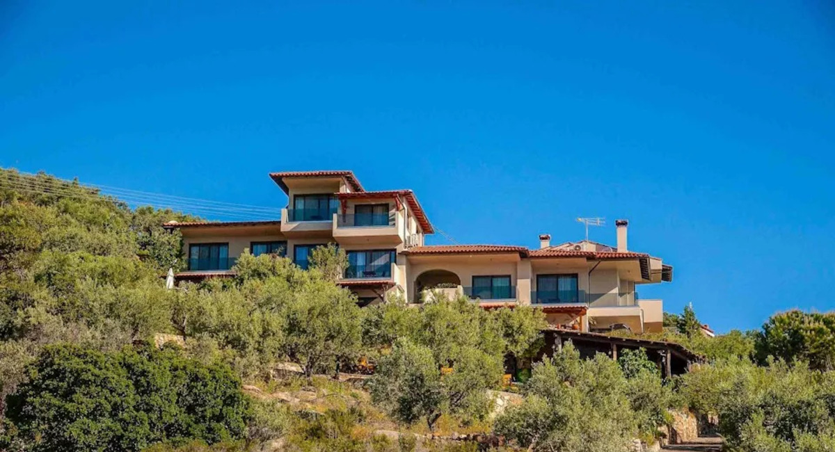 Thalassokipos Vourvourou