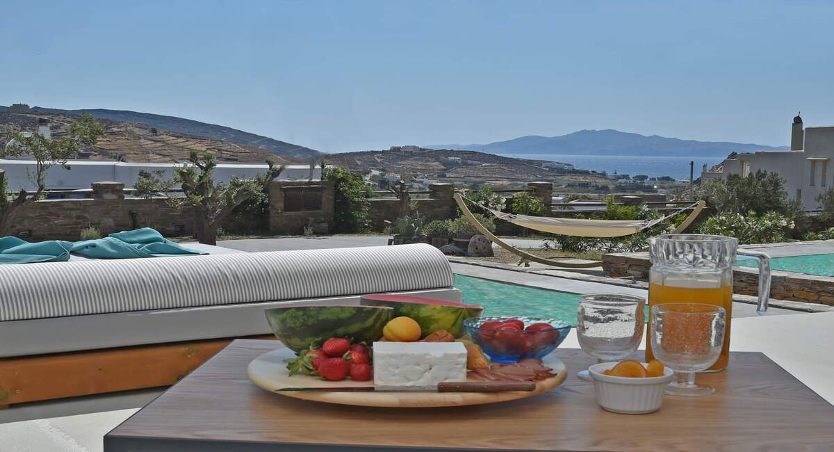Tinos Blend Suites