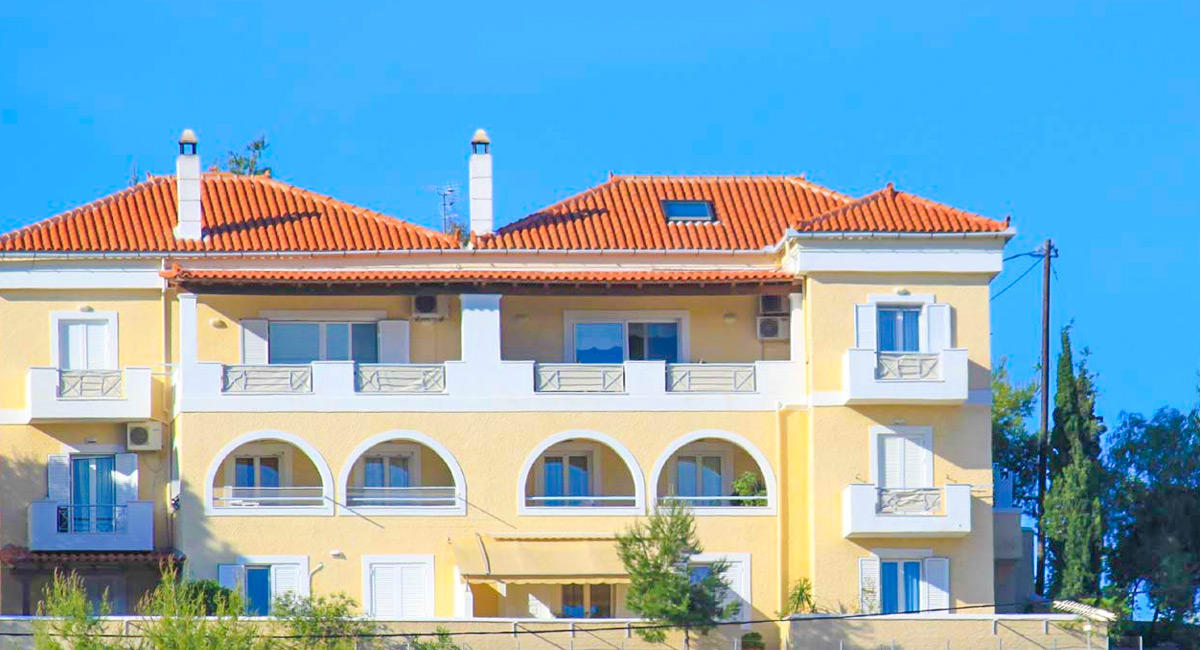 Treehouse Holiday Homes