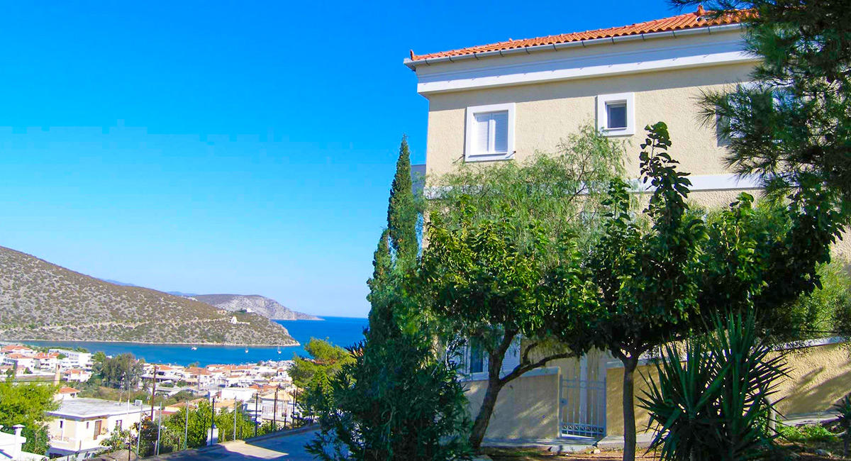 Treehouse Holiday Homes