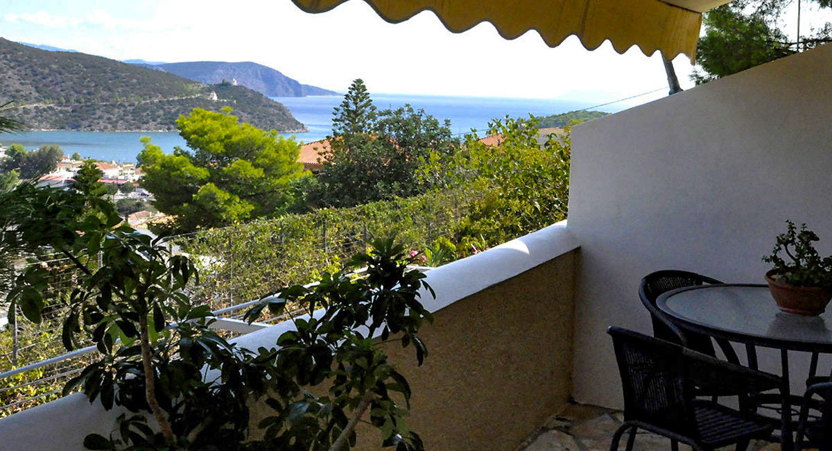 Treehouse Holiday Homes