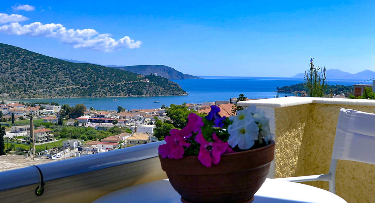 Treehouse Holiday Homes