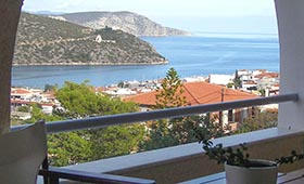 Treehouse Holiday Homes (incl. auto)