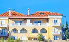 Treehouse Holiday Homes (incl. auto)