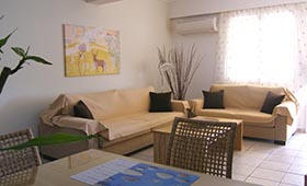 Treehouse Holiday Homes (incl. auto)