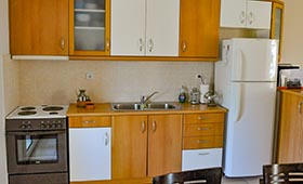 Treehouse Holiday Homes (incl. auto)