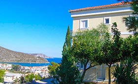 Treehouse Holiday Homes (incl. auto)