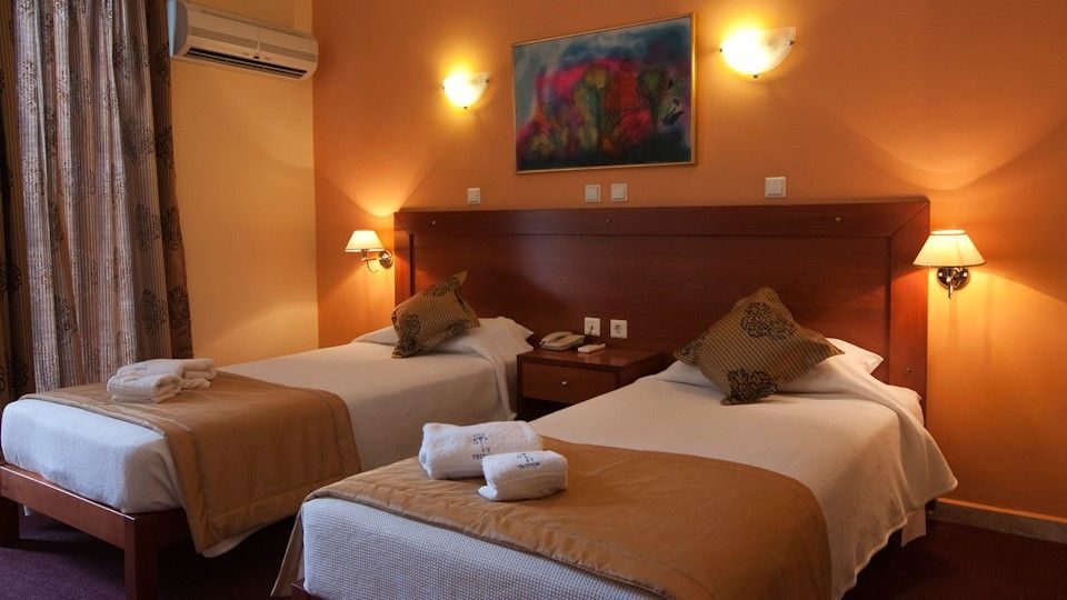 Triton Hotel Piraeus