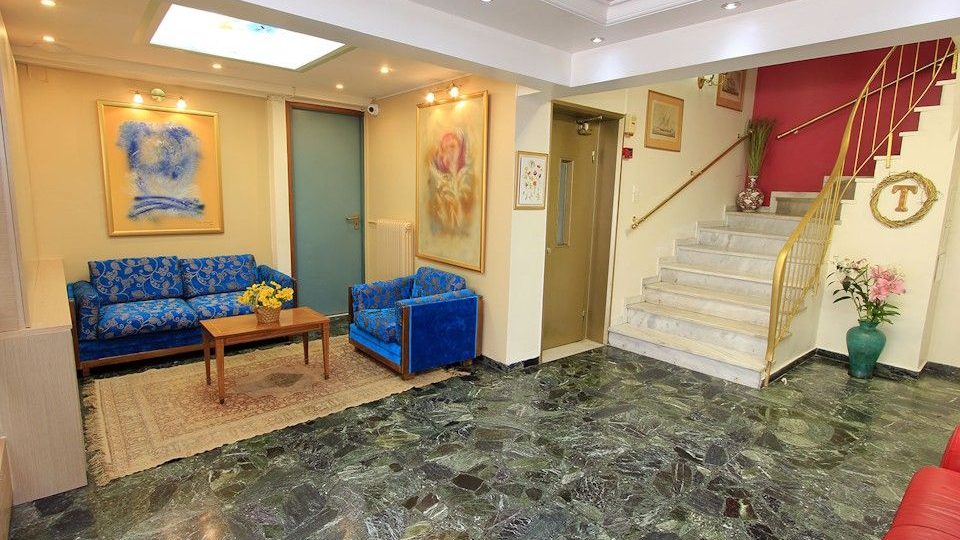 Triton Hotel Piraeus