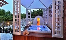 Ventoura Studios & Apartments