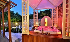 Ventoura Studios & Apartments